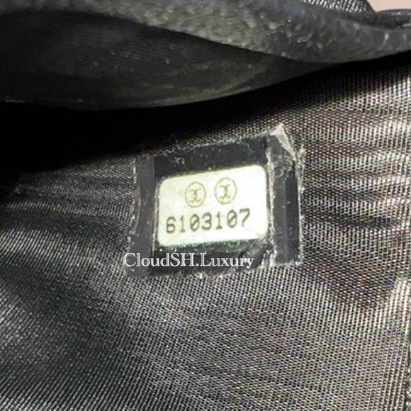 Auth Chanel Black Vintage Classic CC Logo Flat Card Holder - Good condition - Picture 10 of 10